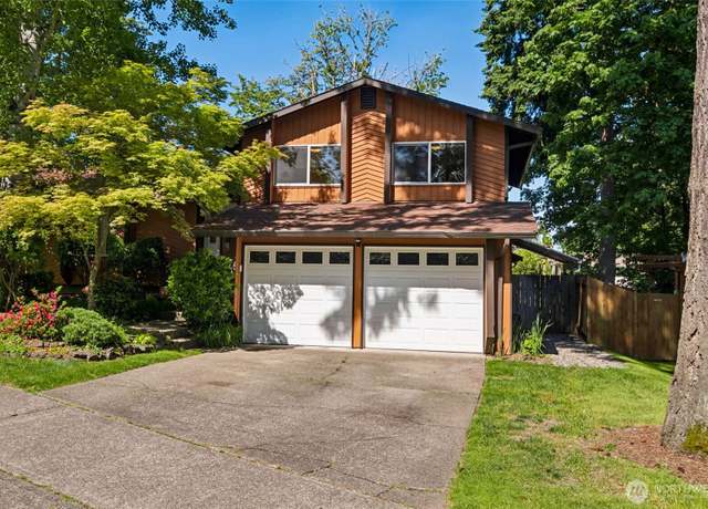 Property at 1615 Pierce Ave SE, Renton, WA 98058, 4 beds, 3 baths