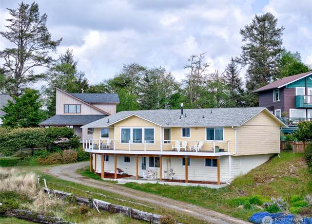 Property at 1005 346th Pl, Ocean Park, WA 98640, 5 beds, 3 baths