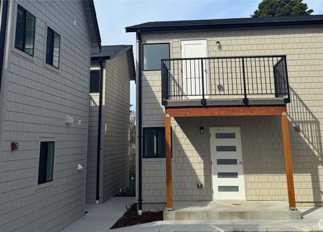 Property at 476 SE Barrington Dr Unit F1, Oak Harbor, WA 98277, 2 beds, 1.5 baths
