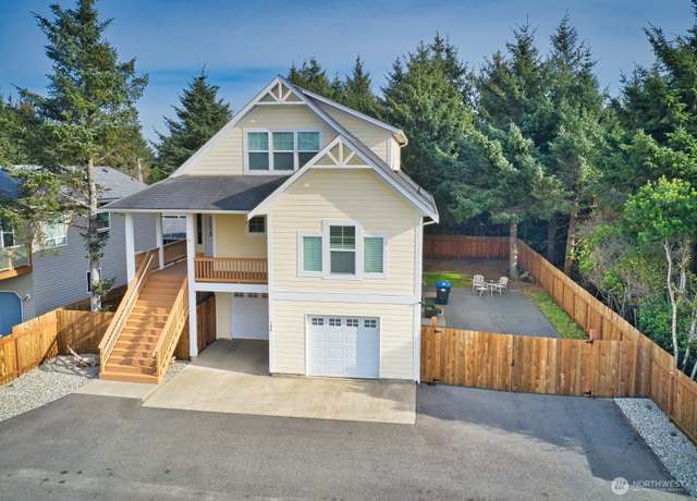 Property at 190 Ocean Shores Blvd SW, Ocean Shores, WA 98569, 4 beds, 3 baths