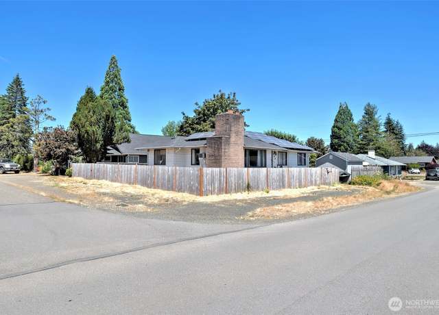 Property at 306 E I St, Shelton, WA 98584, 4 beds, 3 baths