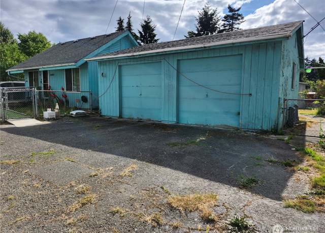 Property at 12253 45th Ave S, Tukwila, WA 98178, 3 beds, 3 baths