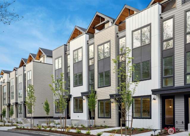 Property at 118 C 2nd St S, Kirkland, WA 98033, 3 beds, 3 baths