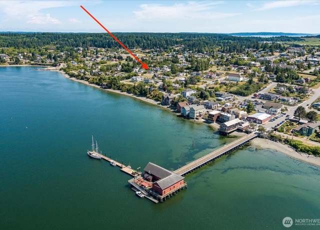Property at 201 NE 9th St, Coupeville, WA 98239, 2 beds, 1 bath