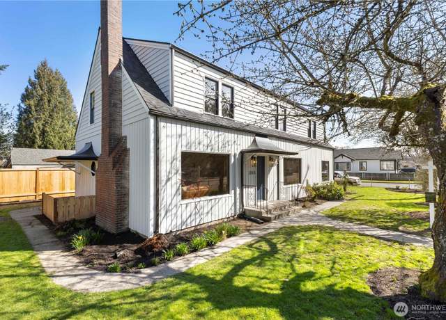 Property at 203 9th St NW, Puyallup, WA 98371, 5 beds, 2.5 baths