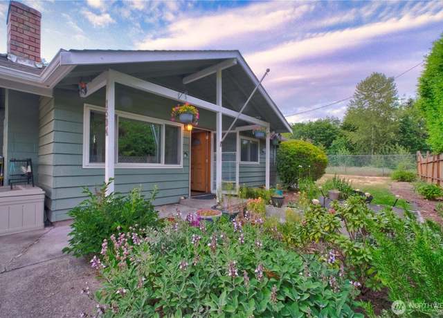 Property at 1504 S 207th St, Seatac, WA 98198, 3 beds, 1 bath