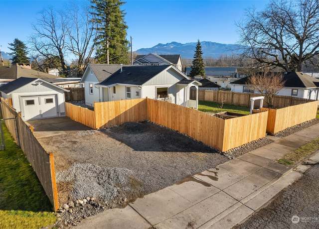 Property at 202 2nd St, Sultan, WA 98294, 2 beds, 1 bath