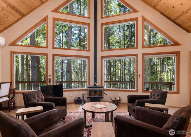 Property at 1354 Chinook Way, Center Island, WA 98221, 2 beds, 2 baths