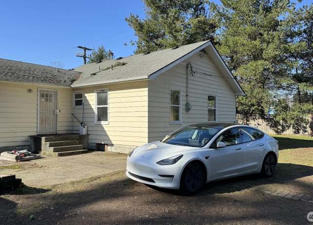 Property at 351 NE 185th St, Shoreline, WA 98155, 2 beds, 1 bath
