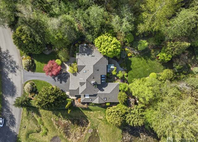 Property at 14333 221st Ave NE, Woodinville, WA 98077, 4 beds, 3.5 baths