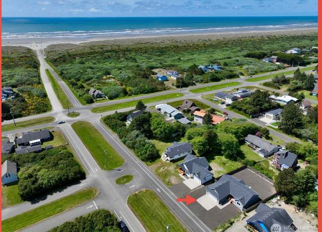 Property at 172 Pacific Blvd NW, Ocean Shores, WA 98569, 3 beds, 2 baths
