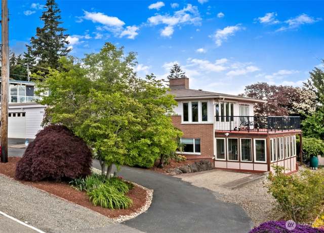 Property at 21212 4th Ave S, Des Moines, WA 98198, 4 beds, 3.5 baths