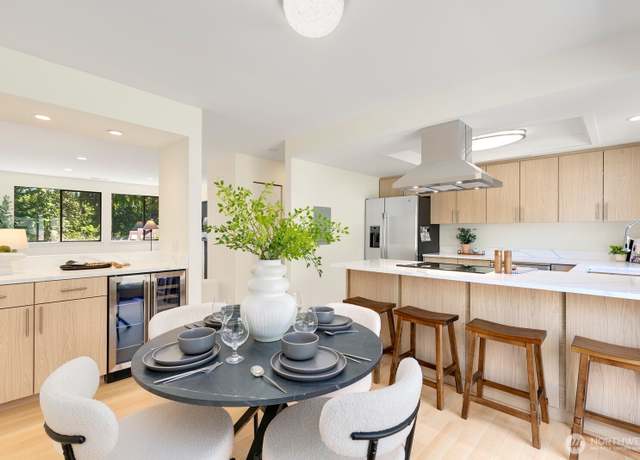 Property at 9930 NE 144th Ln #206, Kirkland, WA 98034, 3 beds, 2 baths