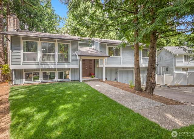 Property at 11828 NE 103rd Pl, Kirkland, WA 98033, 3 beds, 3 baths