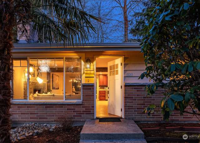 Property at 828 2nd Ave, Kirkland, WA 98033, 3 beds, 1.5 baths
