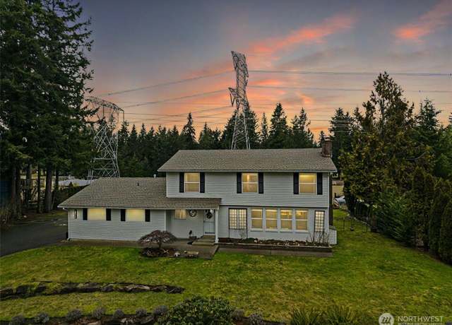 Property at 19316 SE 286th St, Kent, WA 98042, 4 beds, 2.5 baths
