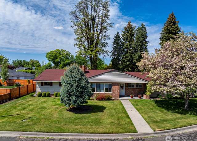Property at 105 Edwards Dr, Walla Walla, WA 99362, 3 beds, 2 baths