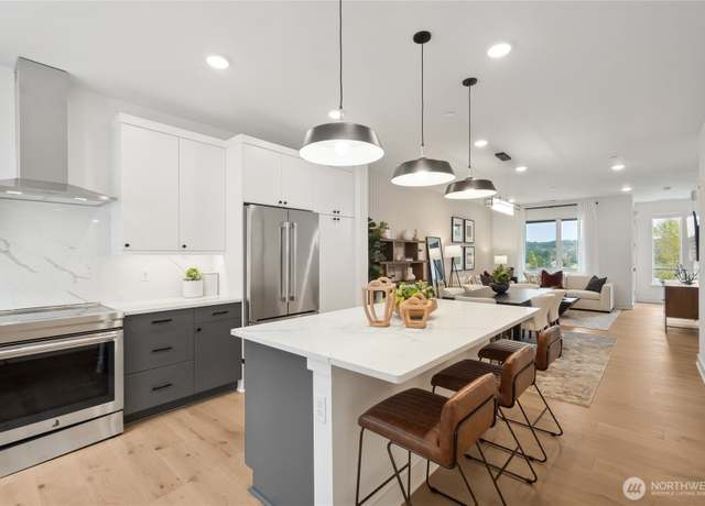 Property at 12237 137th Pl NE #2806, Redmond, WA 98052, 2 beds, 2.5 baths