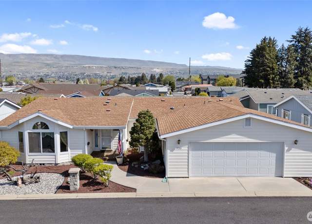 Property at 1233 Woods St, Wenatchee, WA 98801, 3 beds, 2 baths