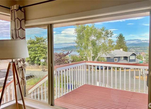 Property at 11009 Woodward Ave S, Seattle, WA 98178, 4 beds, 2 baths