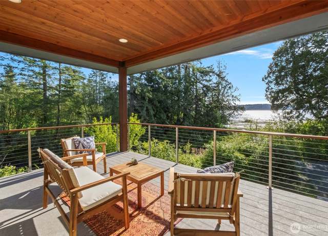 Property at 8996 Dearborn Ave, Blaine, WA 98230, 4 beds, 3.5 baths