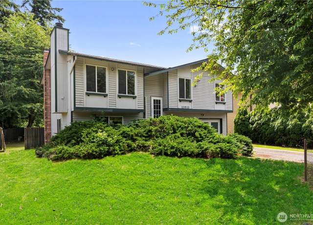 Property at 13513 47th Ave NE, Marysville, WA 98271, 3 beds, 2.5 baths