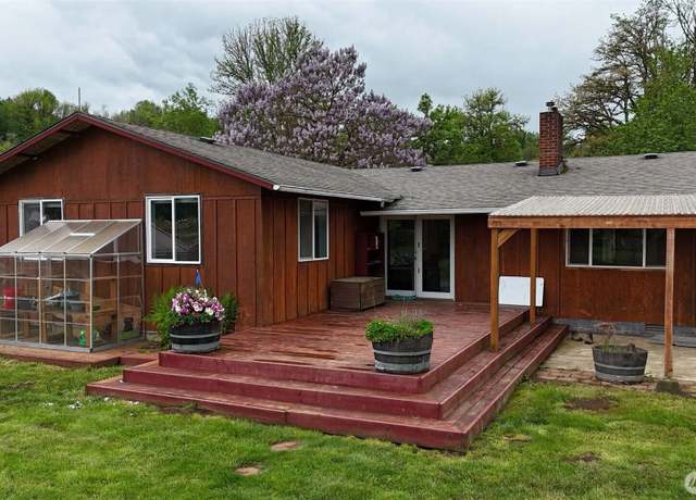 Property at 176 State Route 122, Mossyrock, WA 98564, 3 beds, 1 bath