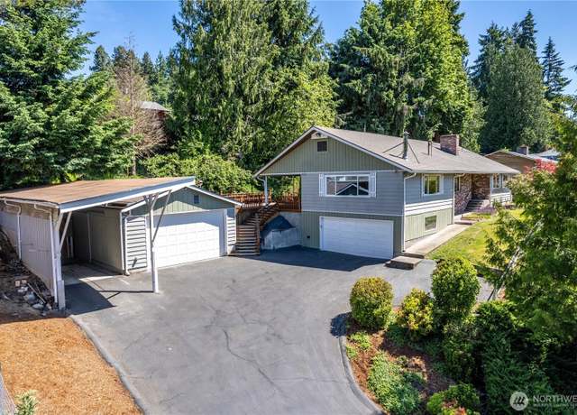 Property at 2207 Burcham St, Kelso, WA 98626, 3 beds, 1.5 baths