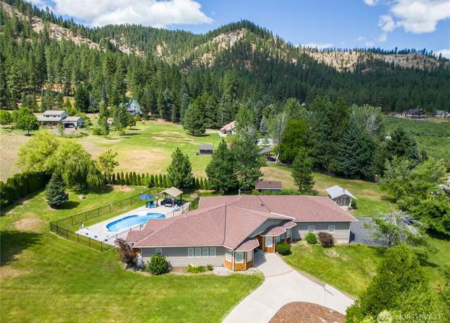 Property at 10552 Ski Hill Dr, Leavenworth, WA 98826, 3 beds, 2.5 baths