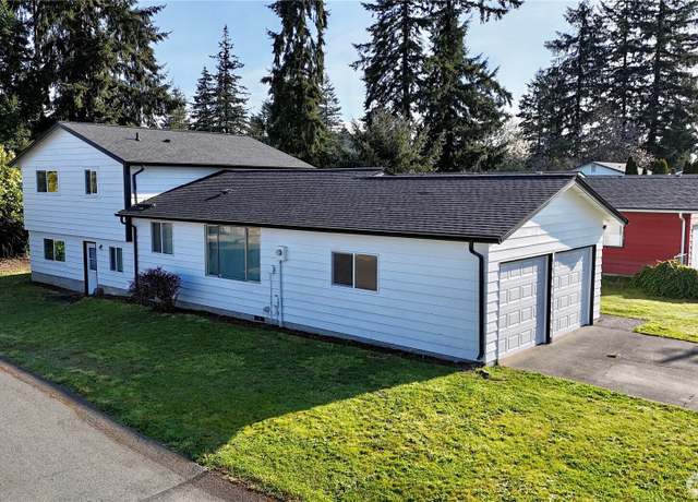Property at 1716 W Young St, Elma, WA 98541, 4 beds, 2.5 baths