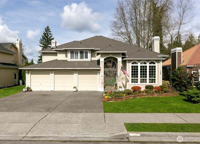 Property at 7421 W Country Club Dr, Arlington, WA 98223, 4 beds, 2.5 baths
