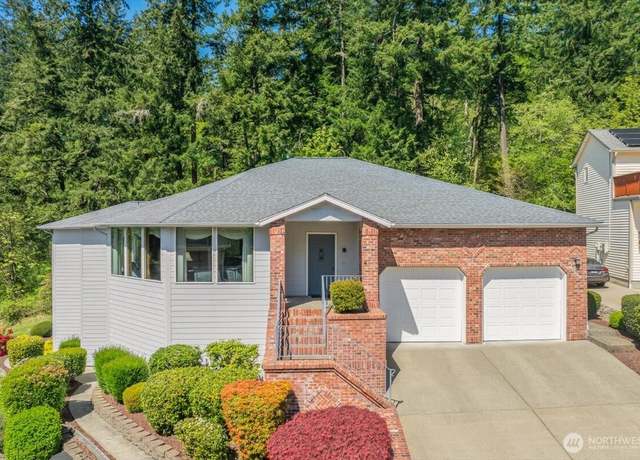 Property at 129 Cedar Falls Dr, Kelso, WA 98626, 3 beds, 2.5 baths