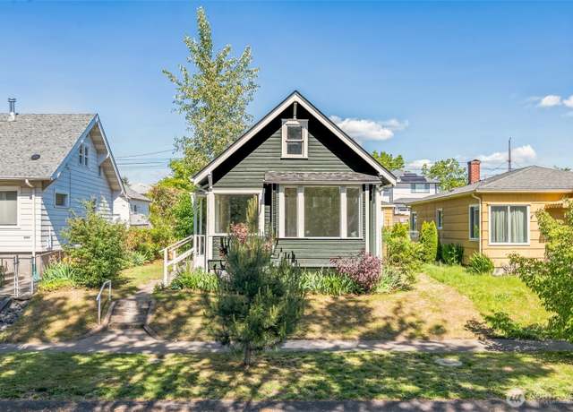 Property at 2341 S Cushman Ave, Tacoma, WA 98405, 2 beds, 1.5 baths