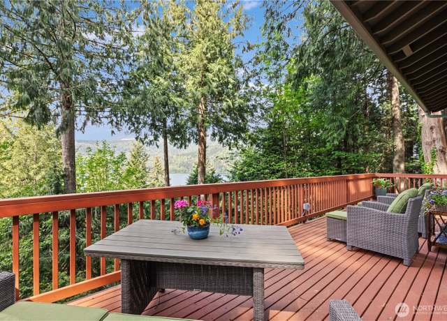 Property at 101 Grand View Ln, Bellingham, WA 98229, 3 beds, 1.5 baths