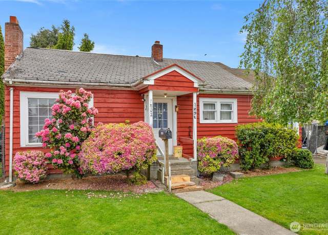 Property at 1802 Douglas St, Mount Vernon, WA 98273, 2 beds, 1.5 baths