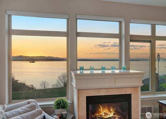 Property at 31 Pine St #206, Edmonds, WA 98020, 1 bed, 1.5 baths