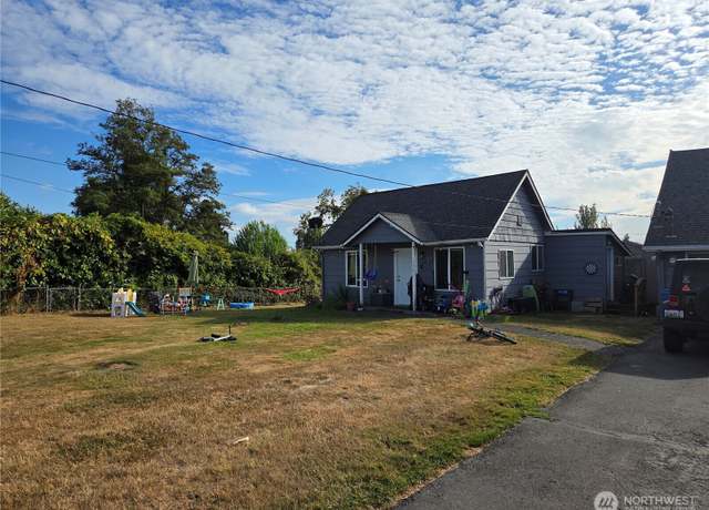 Property at 3407 Columbia Heights Rd, Longview, WA 98632, 3 beds, 2 baths