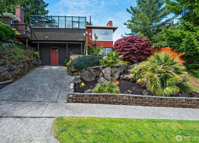 Property at 4245 Williams Ave W, Seattle, WA 98199, 3 beds, 1.5 baths