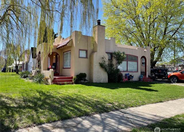 Property at 304 Main St S, Omak, WA 98841, 3 beds, 2 baths