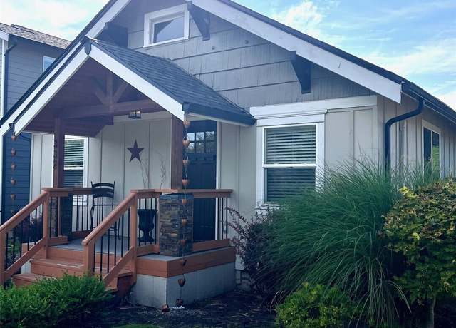 Property at 332 5th St SE, Puyallup, WA 98372, 2 beds, 2 baths