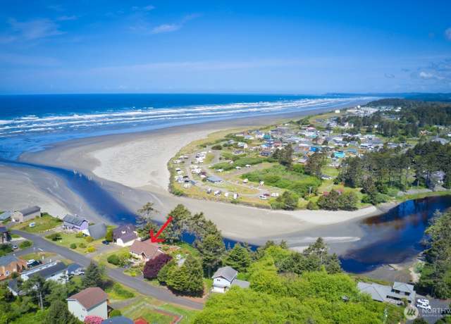 Property at 12 Diamond Dr, Pacific Beach, WA 98571, 3 beds, 3 baths