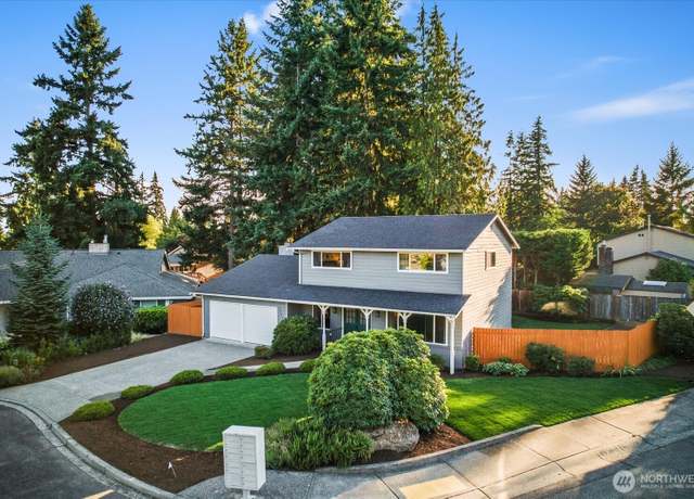 Property at 12221 NE 140th St, Kirkland, WA 98034, 4 beds, 2.5 baths