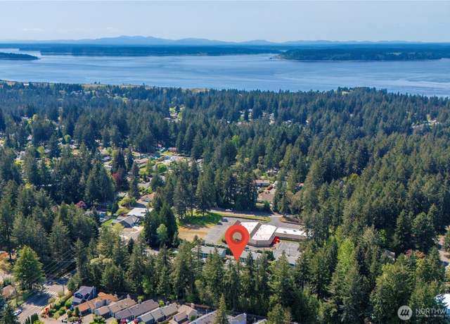Property at 8309 Cirque Dr W #4, University Place, WA 98467, 2 beds, 1.5 baths