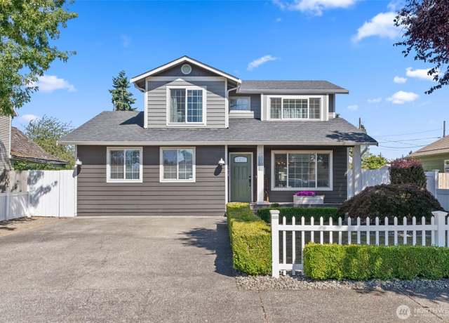 Property at 1020 H St, Centralia, WA 98531, 3 beds, 3 baths