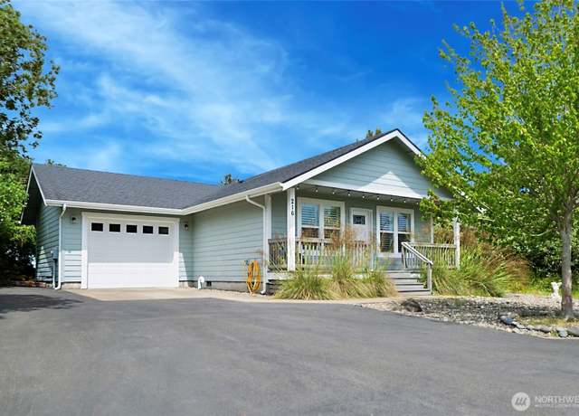 Property at 216 Seashore St SW, Ocean Shores, WA 98569, 2 beds, 1.5 baths