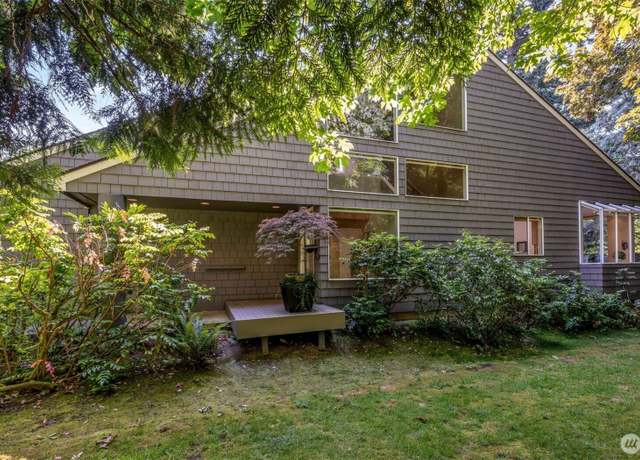 Property at 621 Bellevue Way SE, Bellevue, WA 98004, 3 beds, 2.5 baths