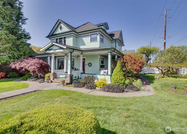 Property at 432 Avenue G, Snohomish, WA 98290, 3 beds, 3 baths