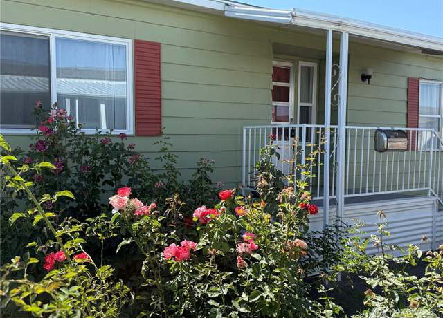 Property at 1427 Topaz St, Walla Walla, WA 99362, 3 beds, 2 baths