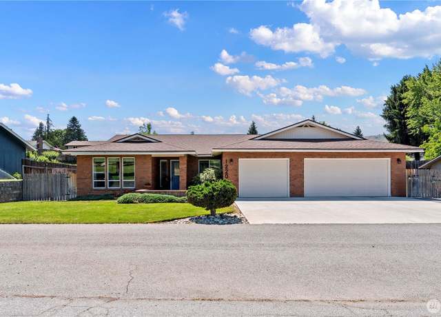 Property at 1220 SE 2nd St, East Wenatchee, WA 98802, 4 beds, 2 baths
