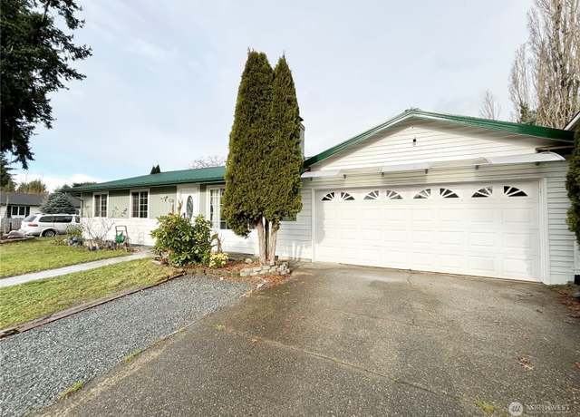 Property at 11804 SE 252nd Pl, Kent, WA 98030, 3 beds, 2 baths